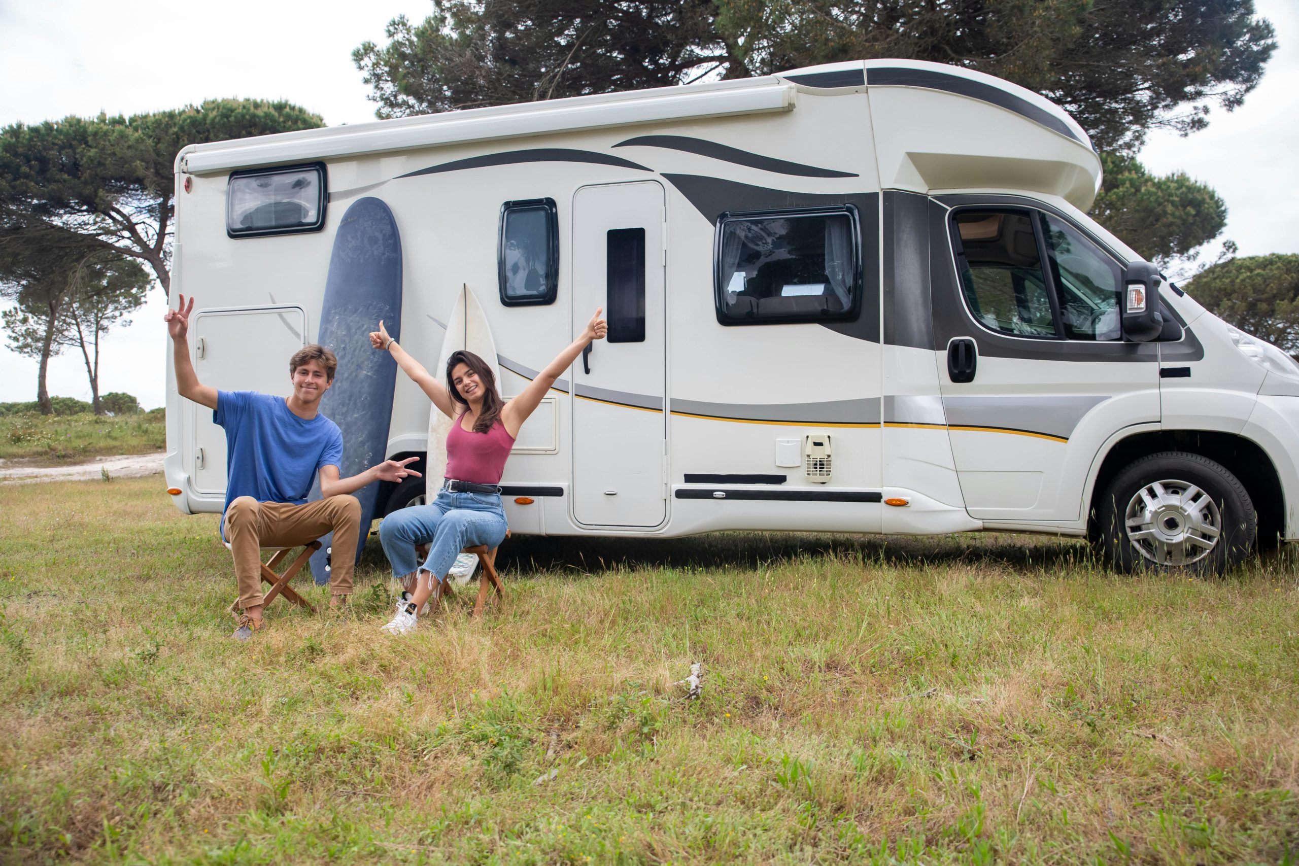 emplacement pour camping car au lac guerlédan